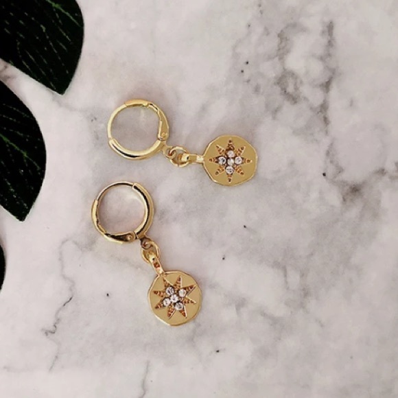 🌟 18K yellow gold stardust earrings - Picture 2 of 4